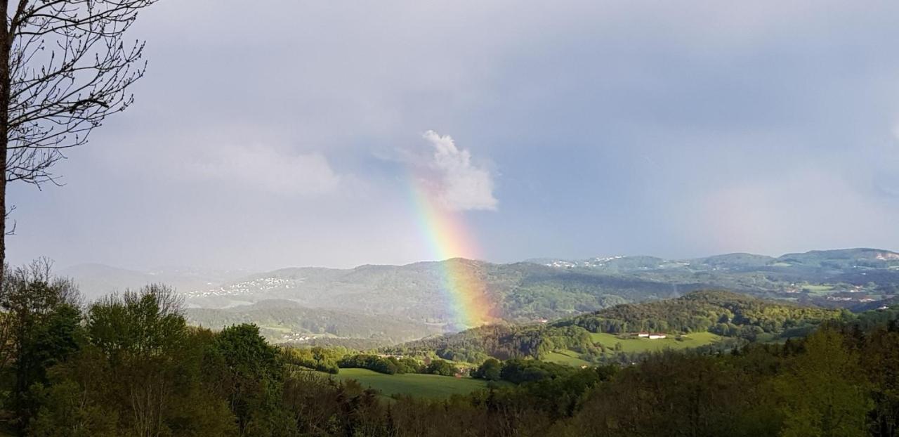 Ferienwohnung Urlaub Mit Aussicht Zenting Bagian luar foto