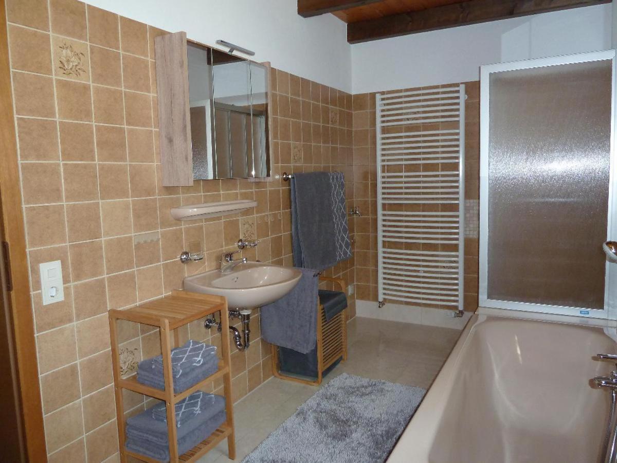 Ferienwohnung Urlaub Mit Aussicht Zenting Bagian luar foto